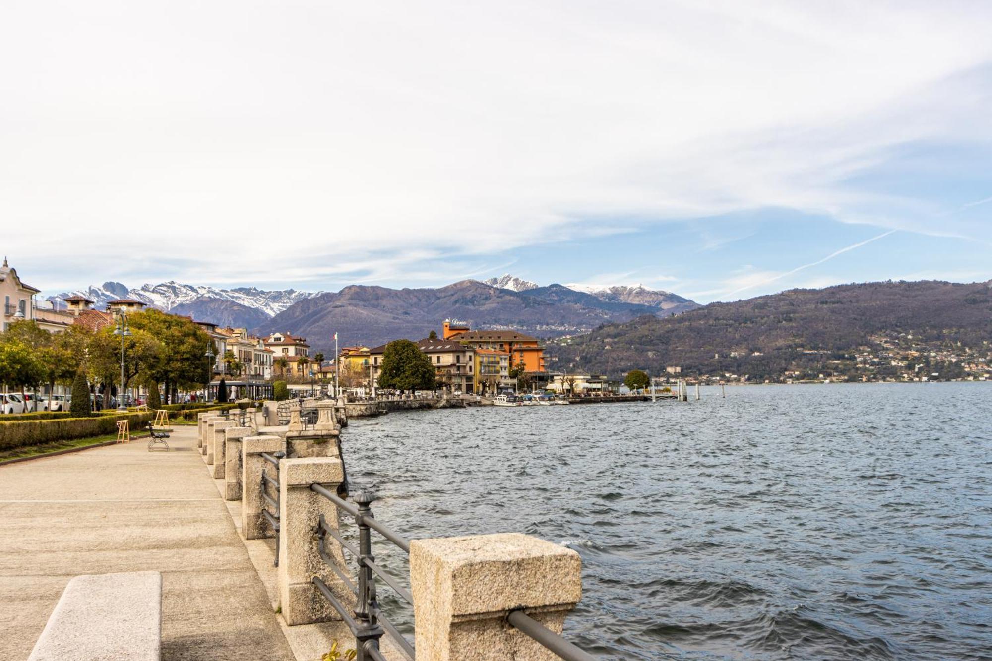 Golden Lake - Luxury Apartment ☆☆☆☆☆ - 100M From The Lake Бавено Экстерьер фото